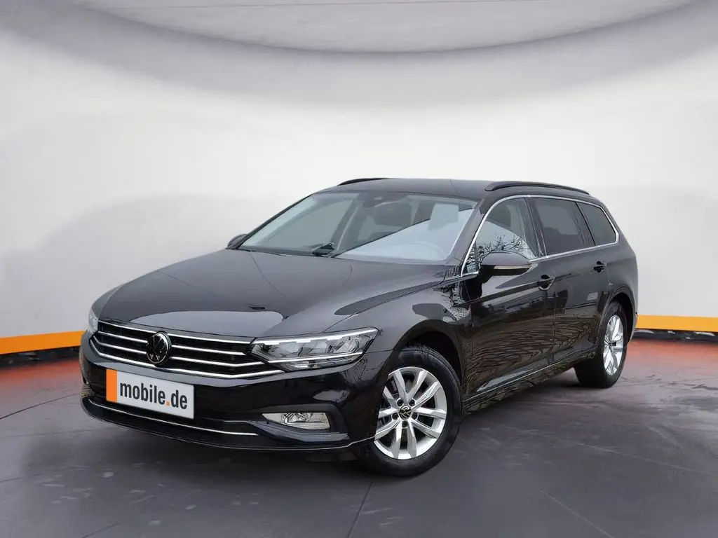 Photo 1 : Volkswagen Passat 2022 Petrol