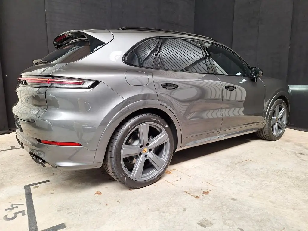 Photo 1 : Porsche Cayenne 2024 Essence