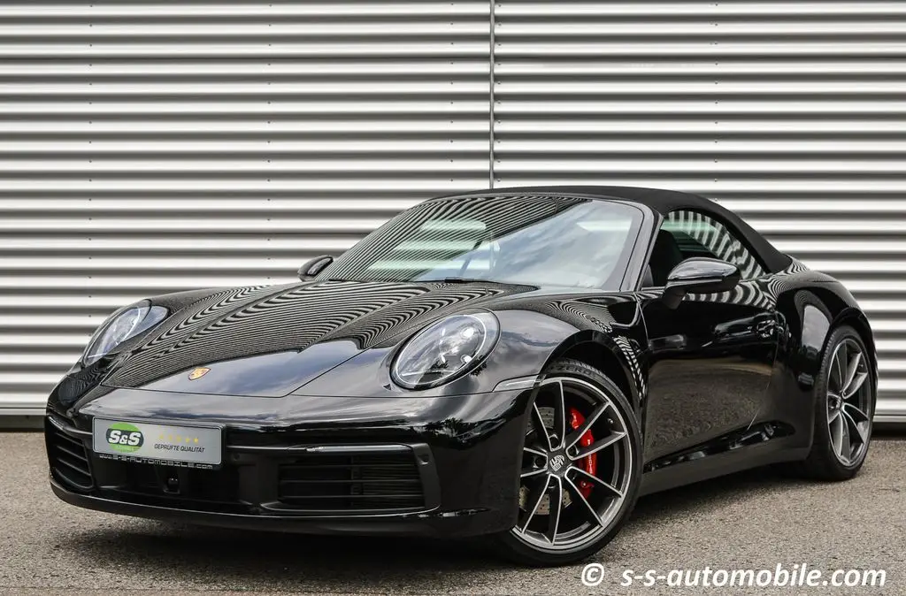 Photo 1 : Porsche 992 2020 Essence