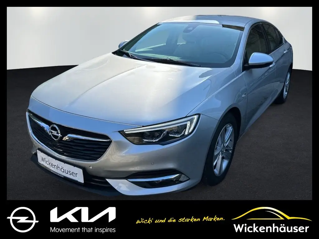 Photo 1 : Opel Insignia 2020 Essence