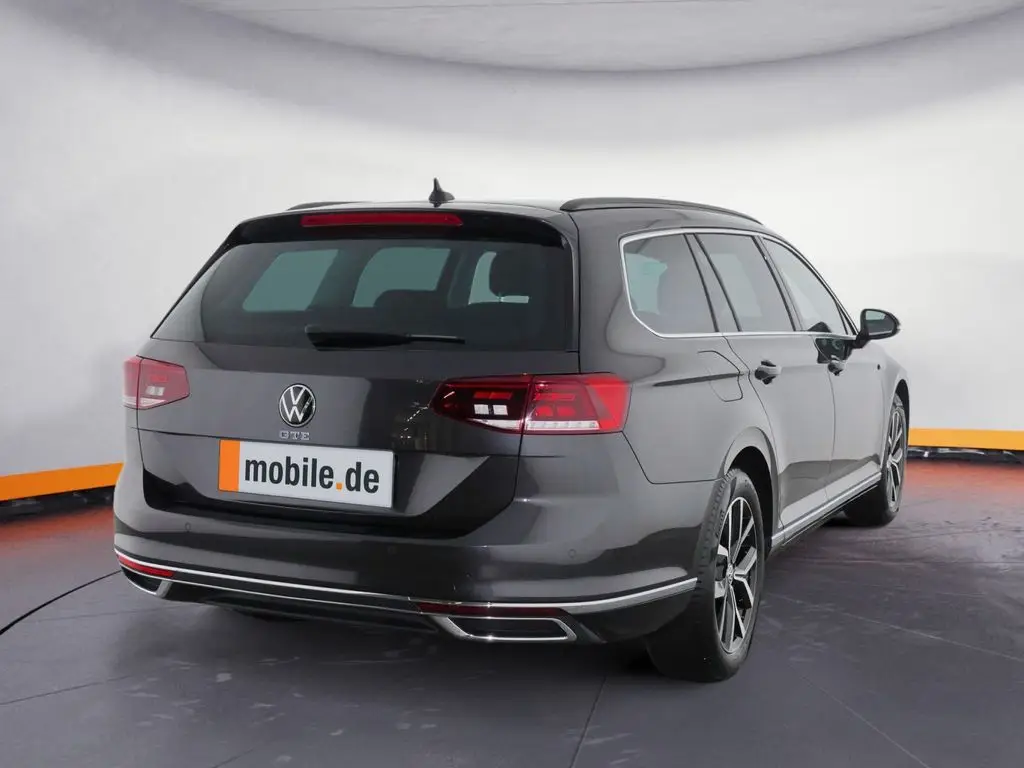 Photo 1 : Volkswagen Passat 2021 Hybrid