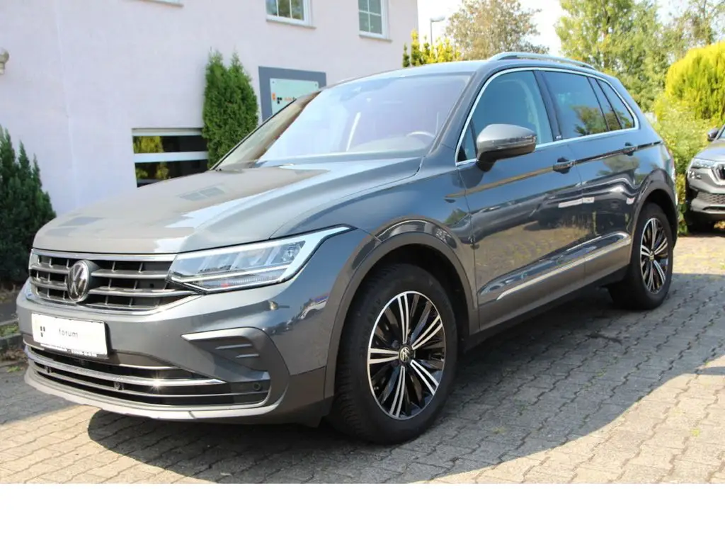 Photo 1 : Volkswagen Tiguan 2023 Essence