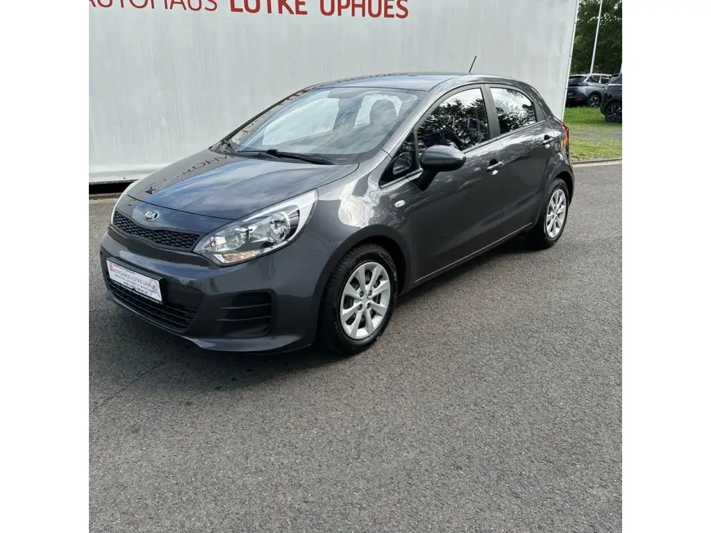 Photo 1 : Kia Rio 2016 Petrol