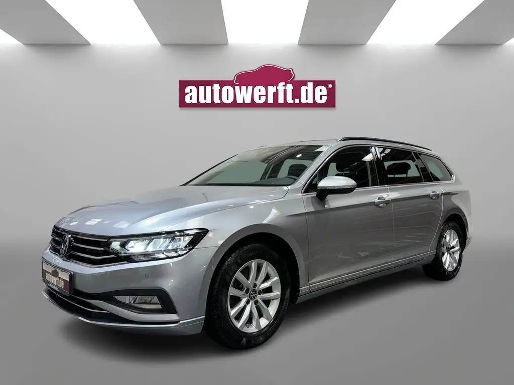 Photo 1 : Volkswagen Passat 2023 Essence