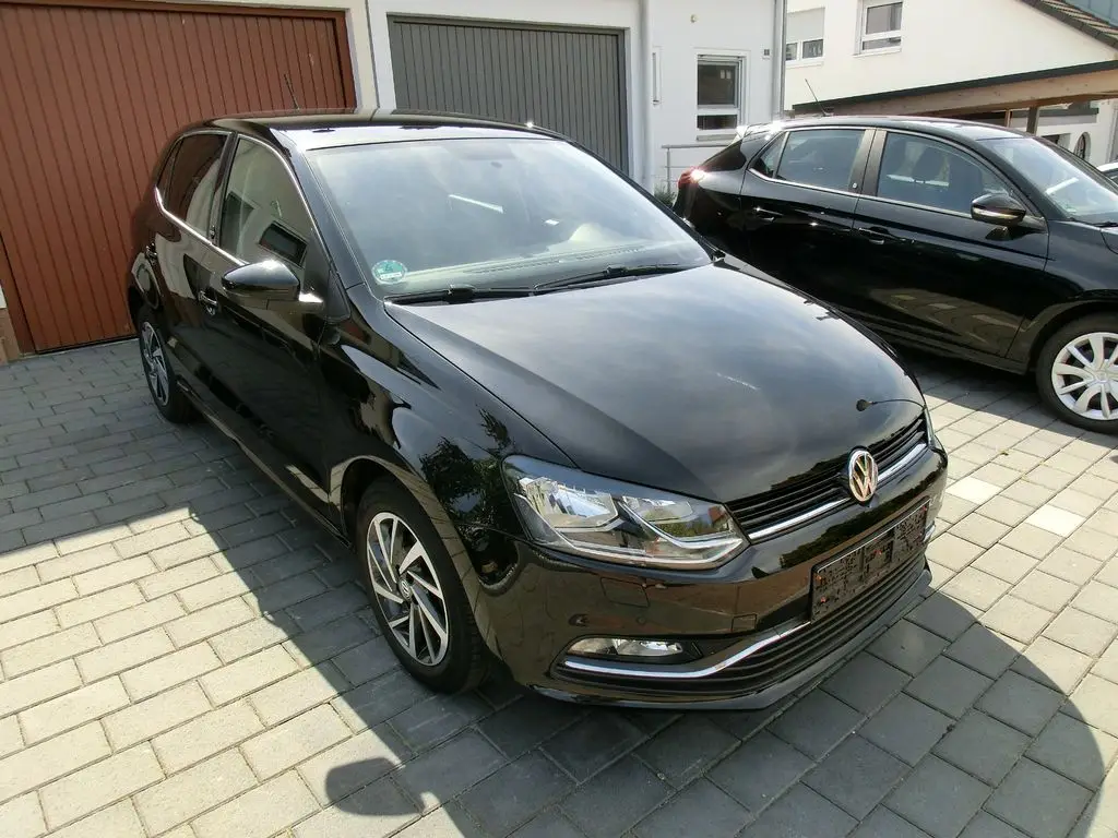 Photo 1 : Volkswagen Polo 2017 Petrol