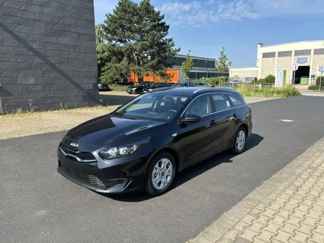 Photo 1 : Kia Ceed 2024 Petrol