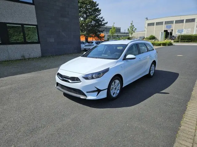 Photo 1 : Kia Ceed 2024 Essence