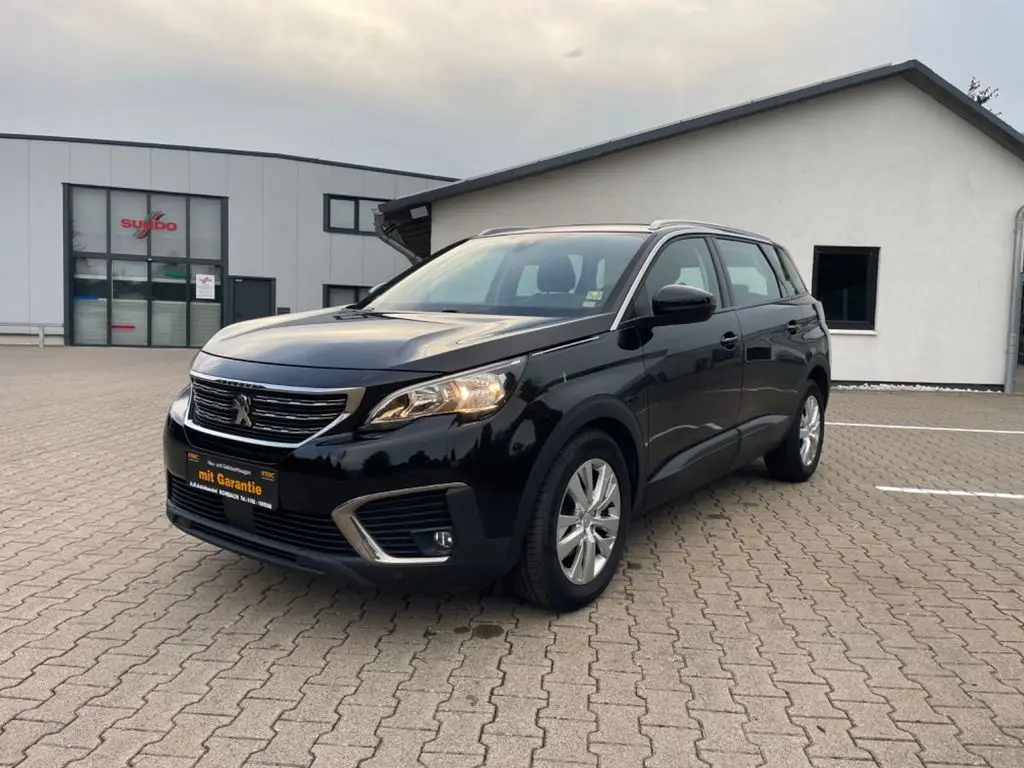 Photo 1 : Peugeot 5008 2017 Petrol