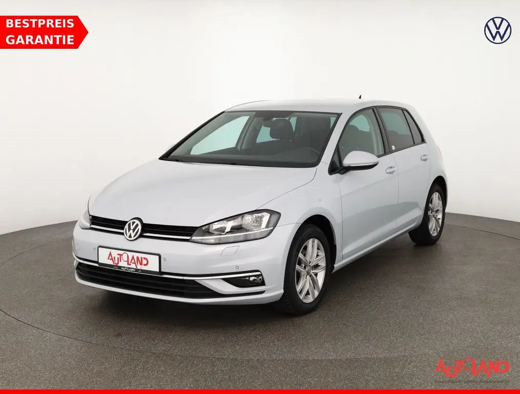 Photo 1 : Volkswagen Golf 2017 Petrol