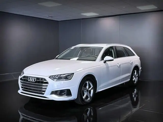 Photo 1 : Audi A4 2023 Hybrid