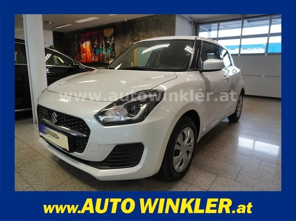 Photo 1 : Suzuki Swift 2021 Petrol