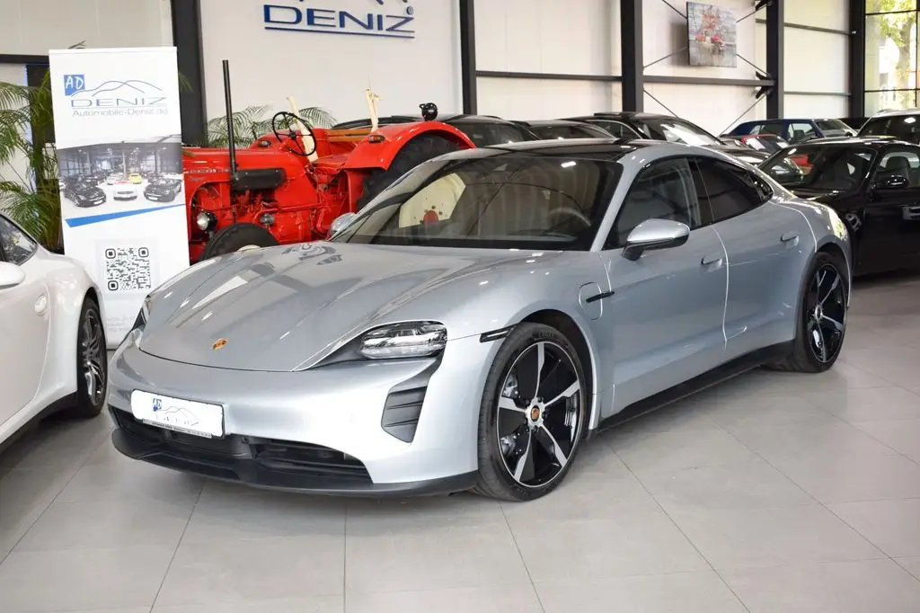 Photo 1 : Porsche Taycan 2021 Non renseigné