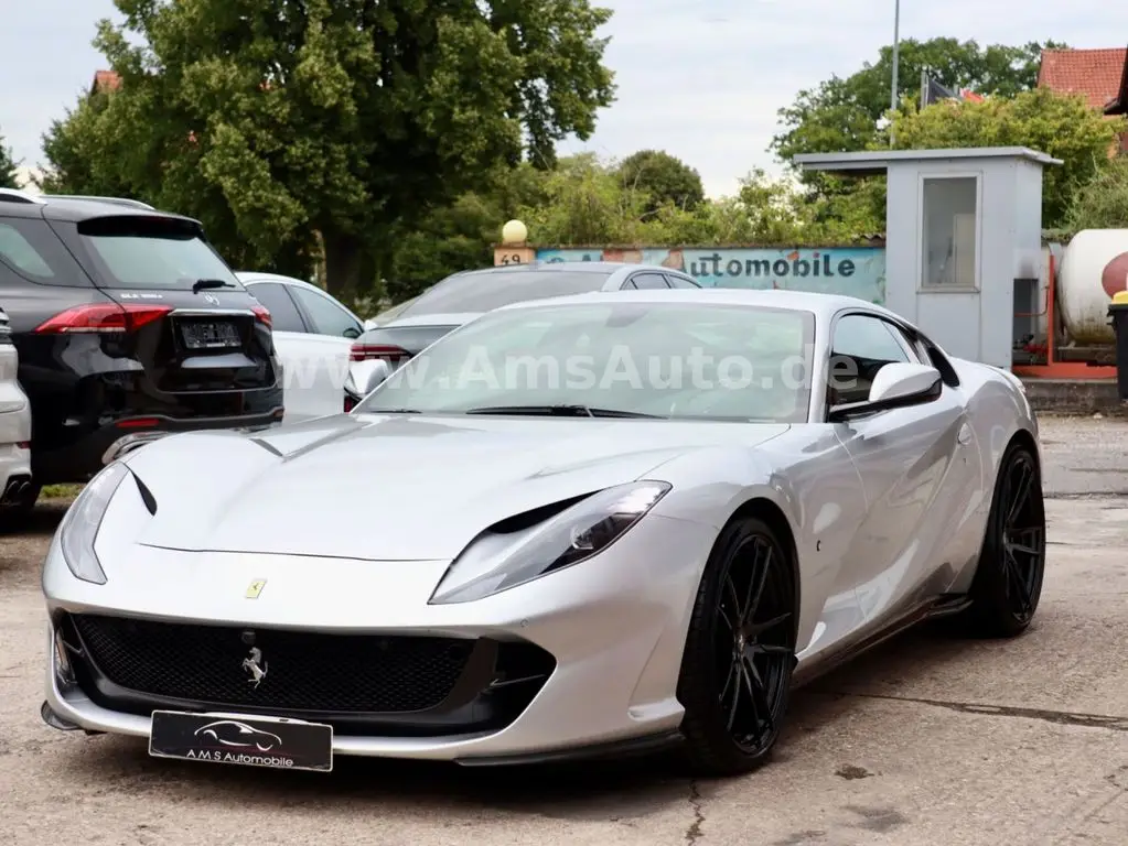 Photo 1 : Ferrari 812 2018 Petrol