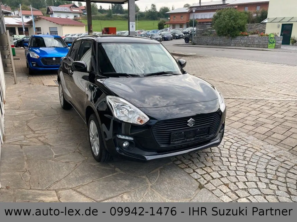 Photo 1 : Suzuki Swift 2019 Petrol