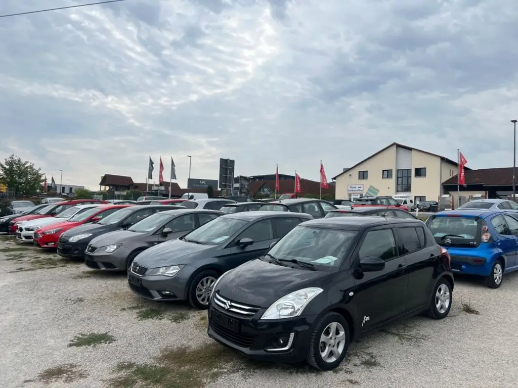 Photo 1 : Suzuki Swift 2015 Petrol