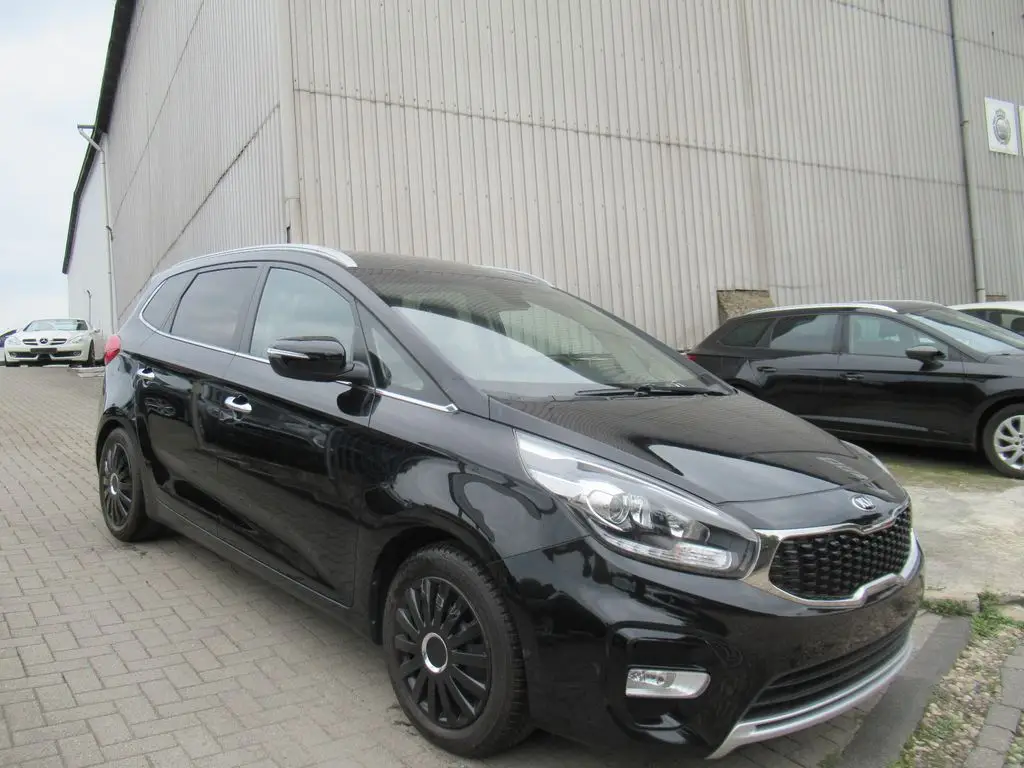 Photo 1 : Kia Carens 2017 Petrol