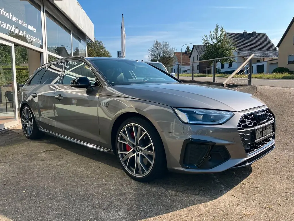 Photo 1 : Audi A4 2019 Petrol