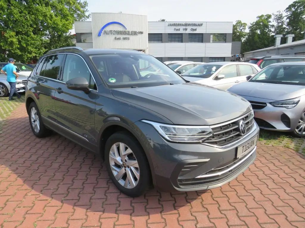 Photo 1 : Volkswagen Tiguan 2023 Petrol