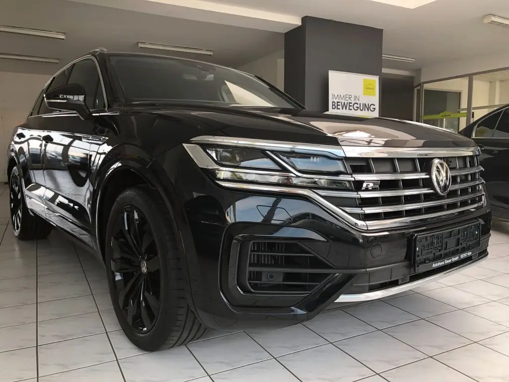 Photo 1 : Volkswagen Touareg 2019 Petrol