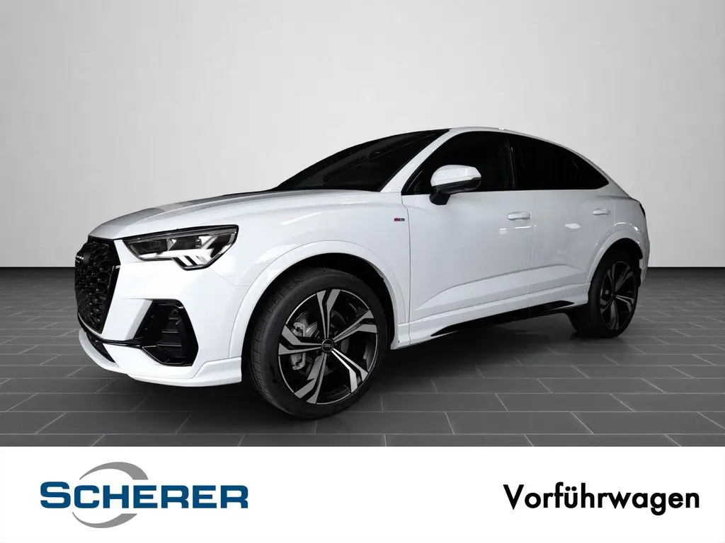 Photo 1 : Audi Q3 2024 Diesel