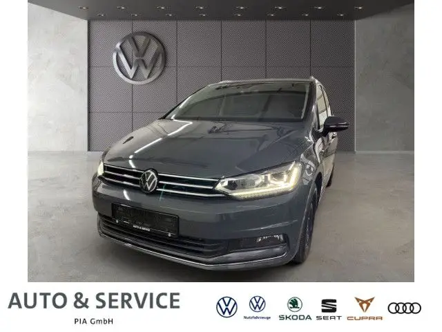 Photo 1 : Volkswagen Touran 2024 Essence