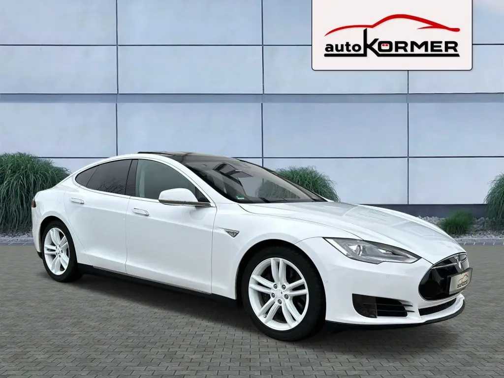 Photo 1 : Tesla Model S 2015 Non renseigné