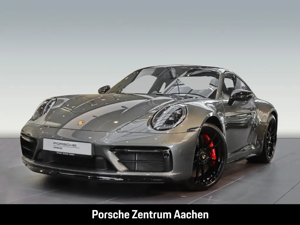 Photo 1 : Porsche 992 2024 Essence