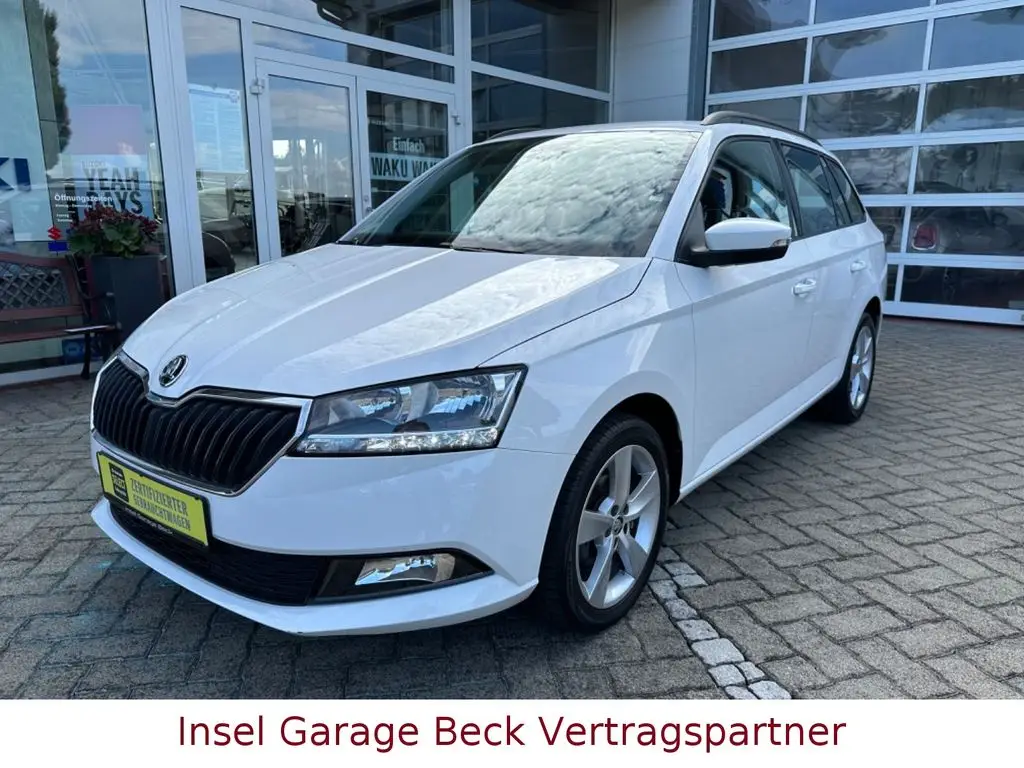 Photo 1 : Skoda Fabia 2020 Petrol