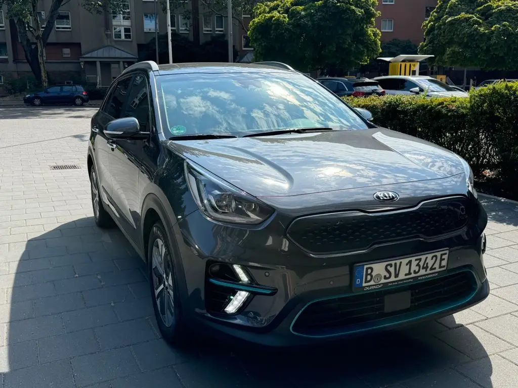 Photo 1 : Kia Niro 2019 Non renseigné