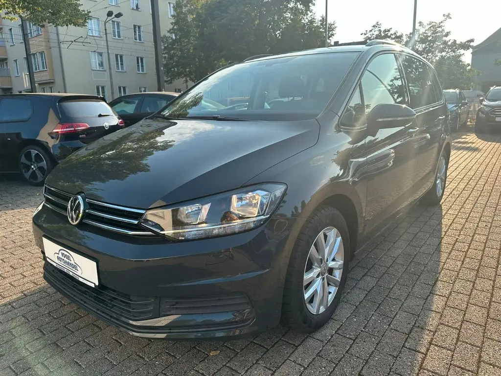 Photo 1 : Volkswagen Touran 2017 Petrol