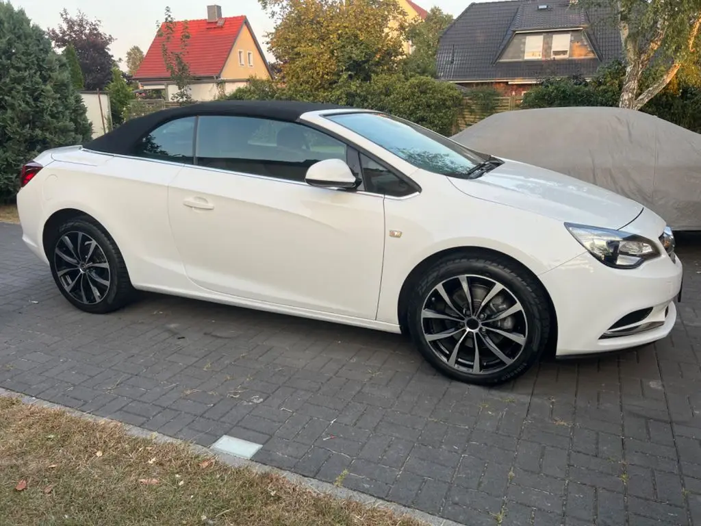 Photo 1 : Opel Cascada 2015 Essence