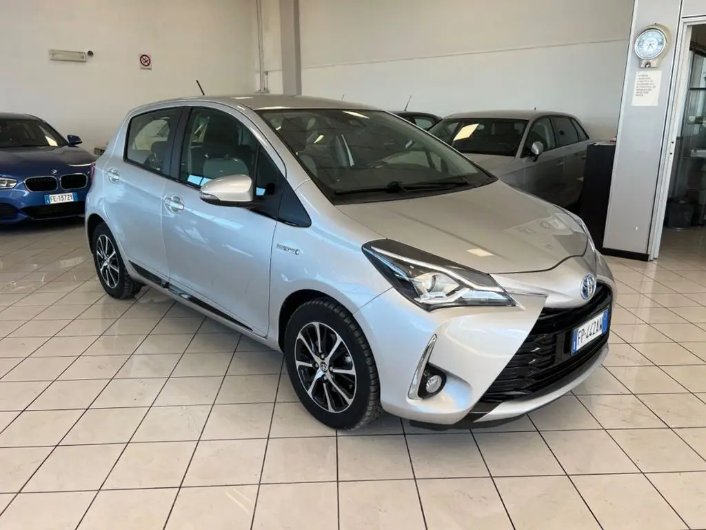 Photo 1 : Toyota Yaris 2018 Hybrid