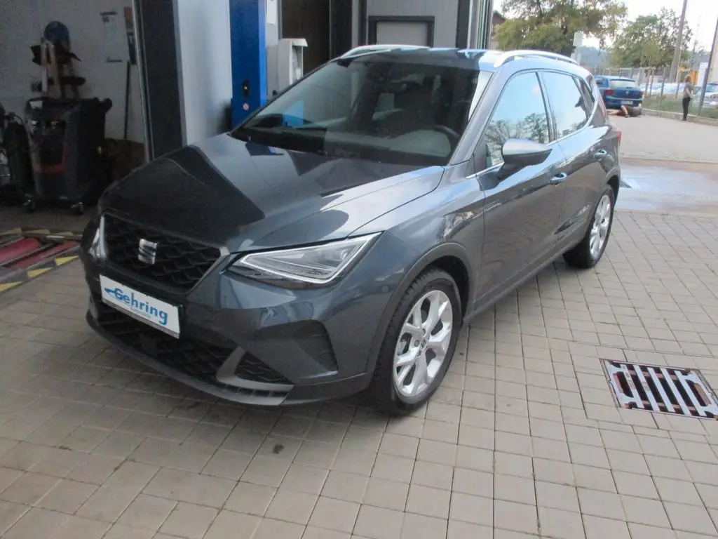 Photo 1 : Seat Arona 2023 Petrol