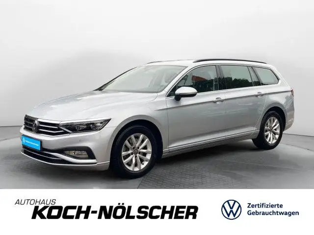 Photo 1 : Volkswagen Passat 2023 Diesel