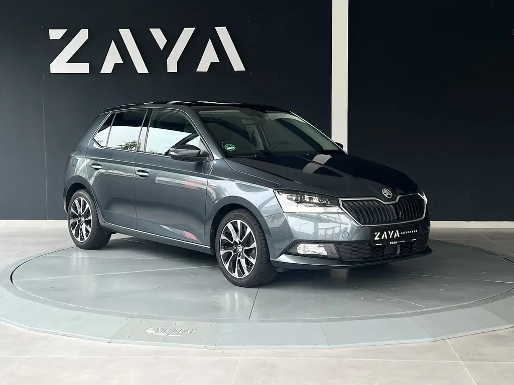 Photo 1 : Skoda Fabia 2021 Petrol