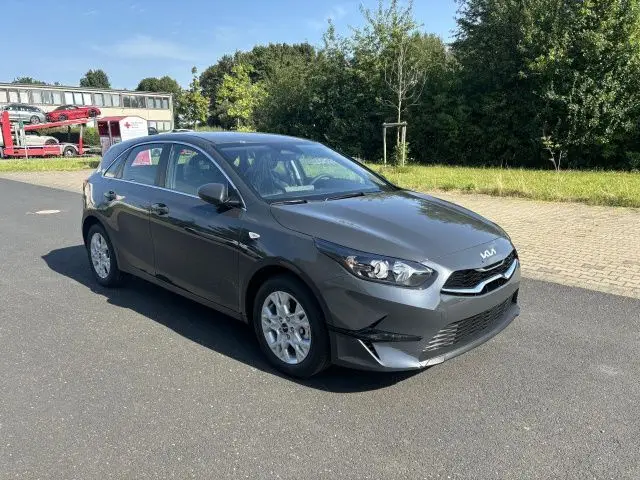 Photo 1 : Kia Ceed 2024 Essence