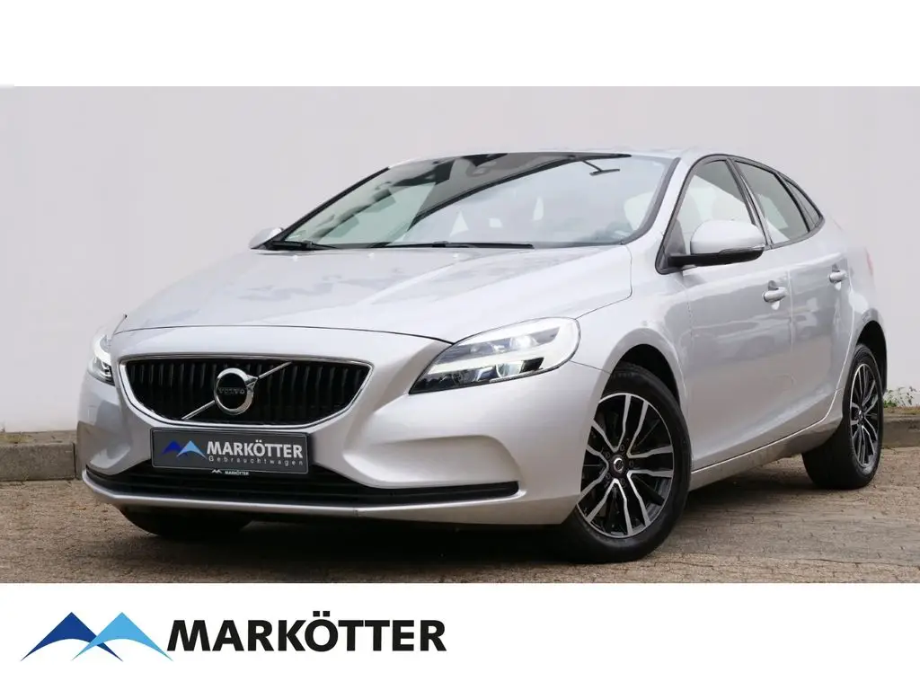 Photo 1 : Volvo V40 2017 Essence