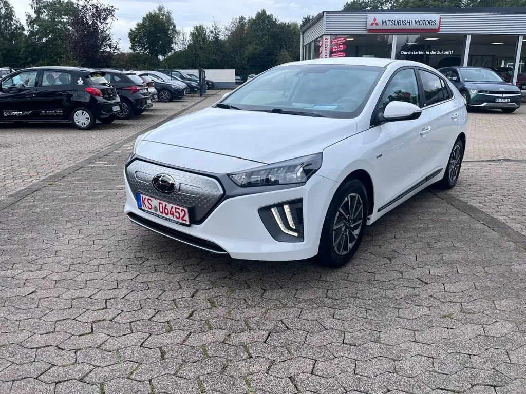 Photo 1 : Hyundai Ioniq 2021 Non renseigné