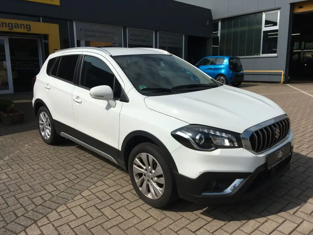 Photo 1 : Suzuki Sx4 2021 Petrol