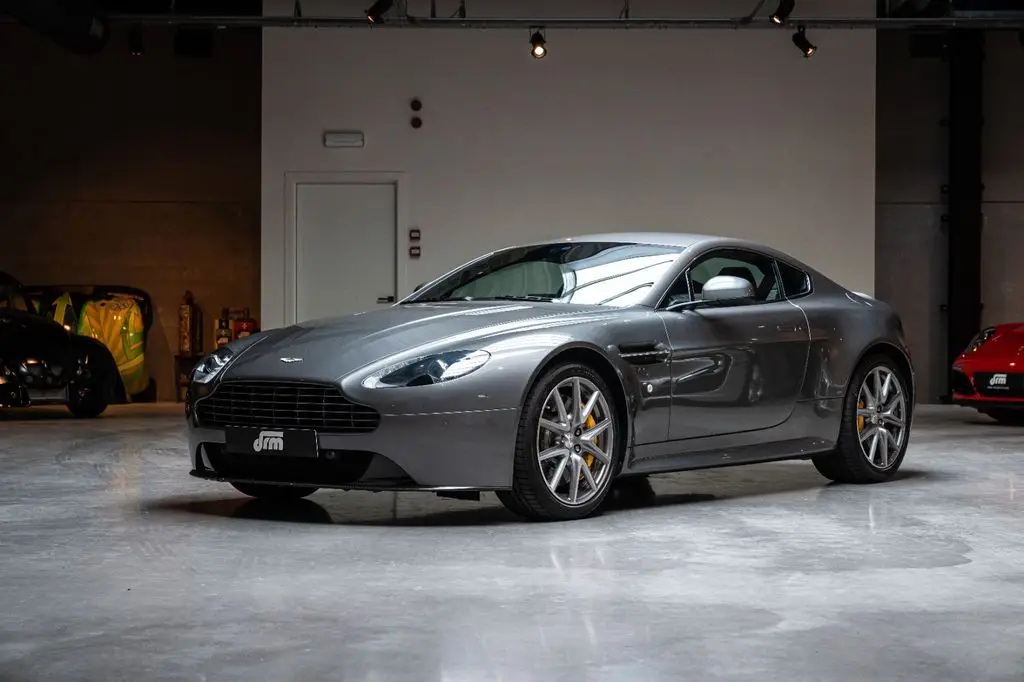 Photo 1 : Aston Martin V8 2015 Petrol