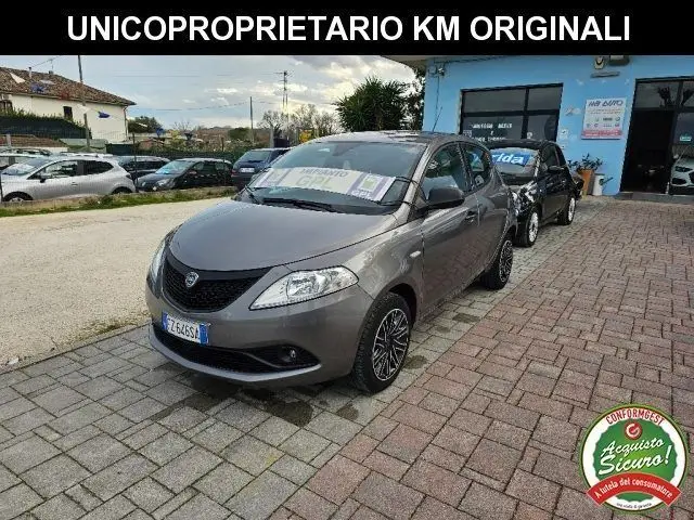 Photo 1 : Lancia Ypsilon 2019 Autres