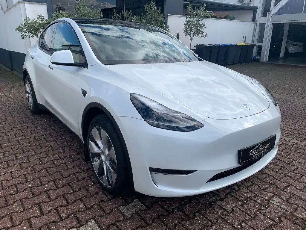 Photo 1 : Tesla Model Y 2022 Non renseigné