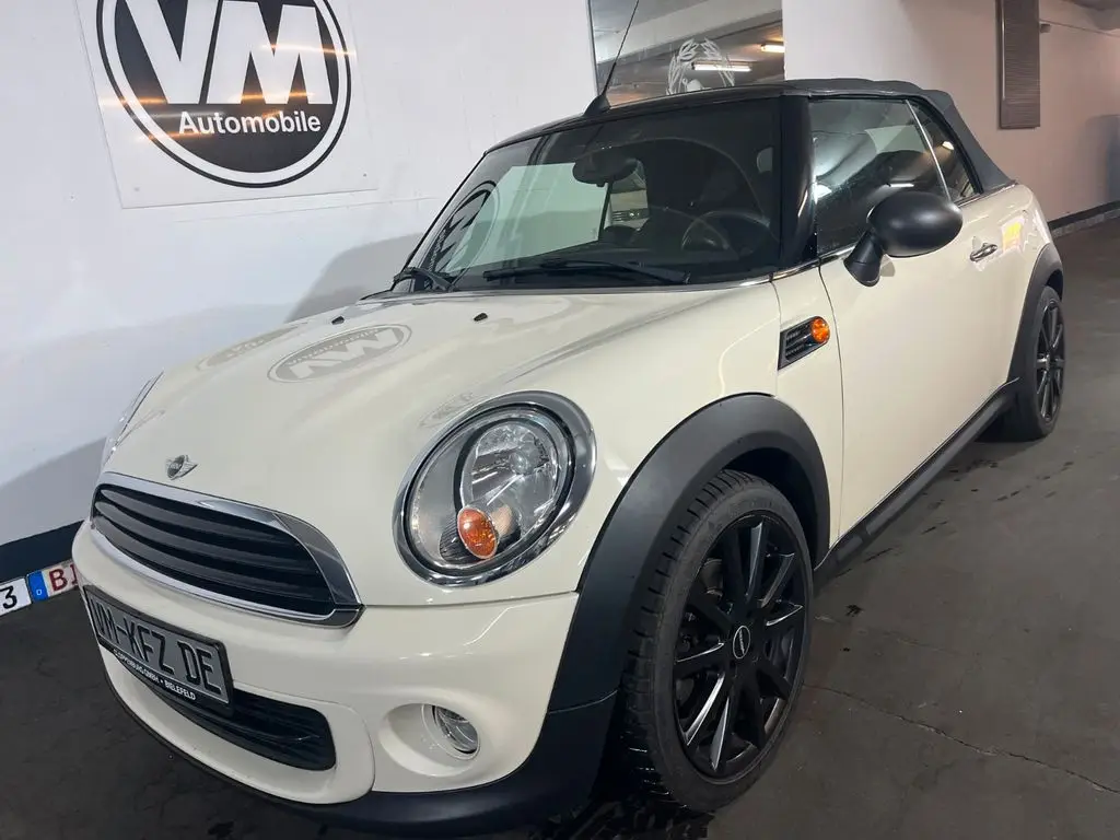 Photo 1 : Mini One 2015 Petrol