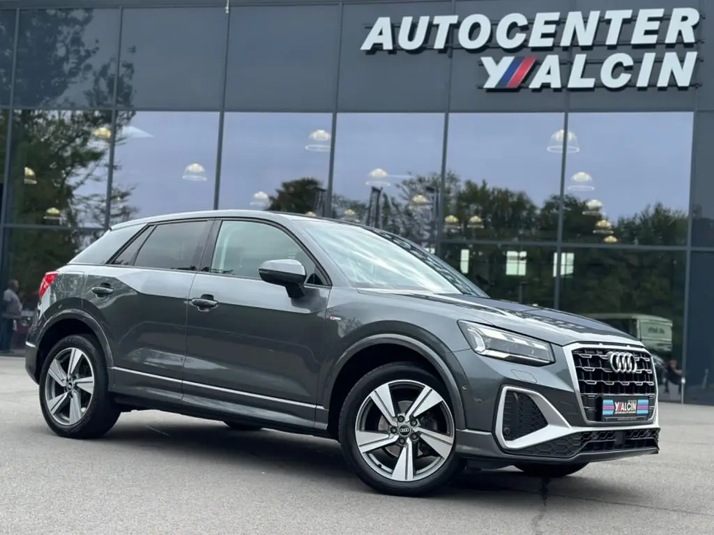 Photo 1 : Audi Q2 2021 Essence