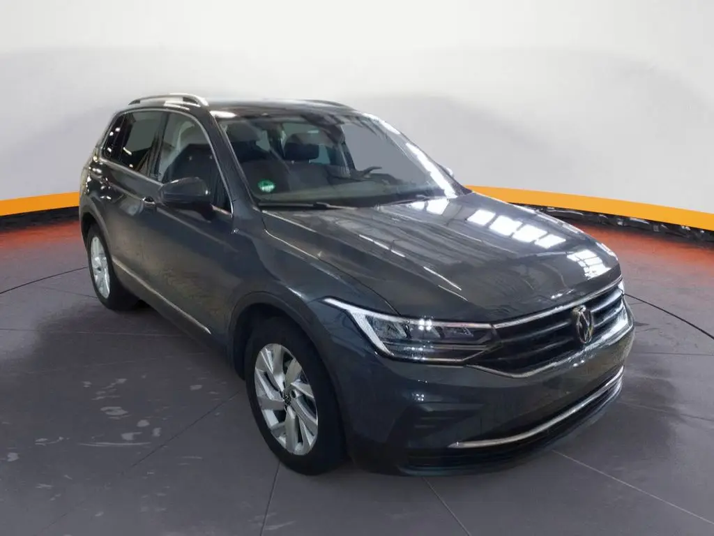 Photo 1 : Volkswagen Tiguan 2024 Essence