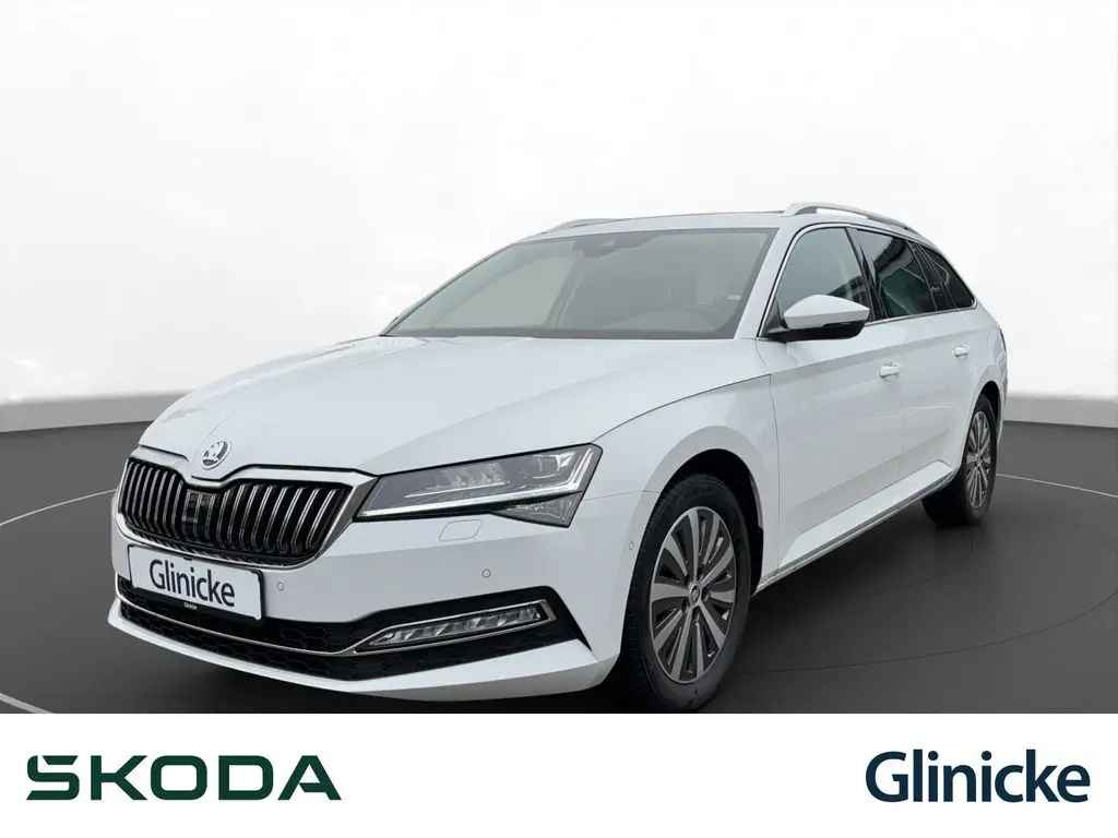 Photo 1 : Skoda Superb 2024 Petrol