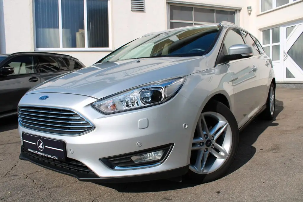 Photo 1 : Ford Focus 2015 Essence