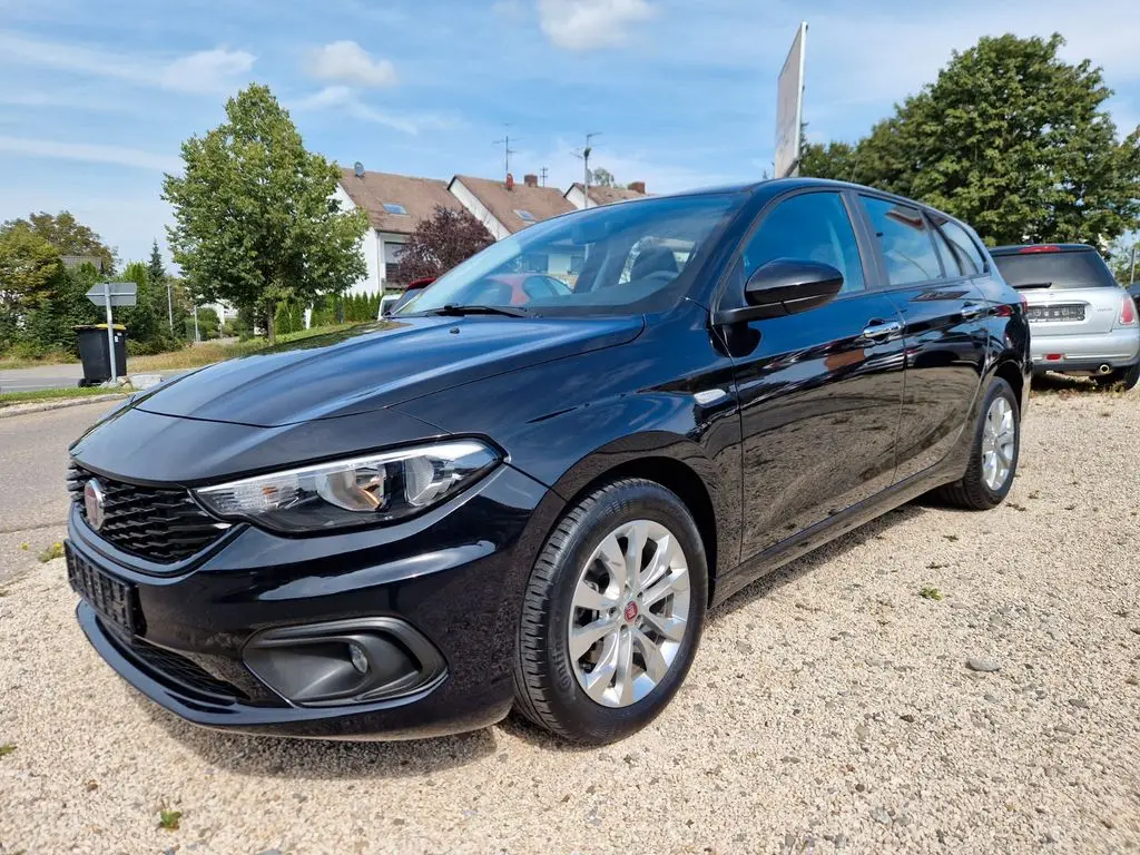 Photo 1 : Fiat Tipo 2018 Petrol