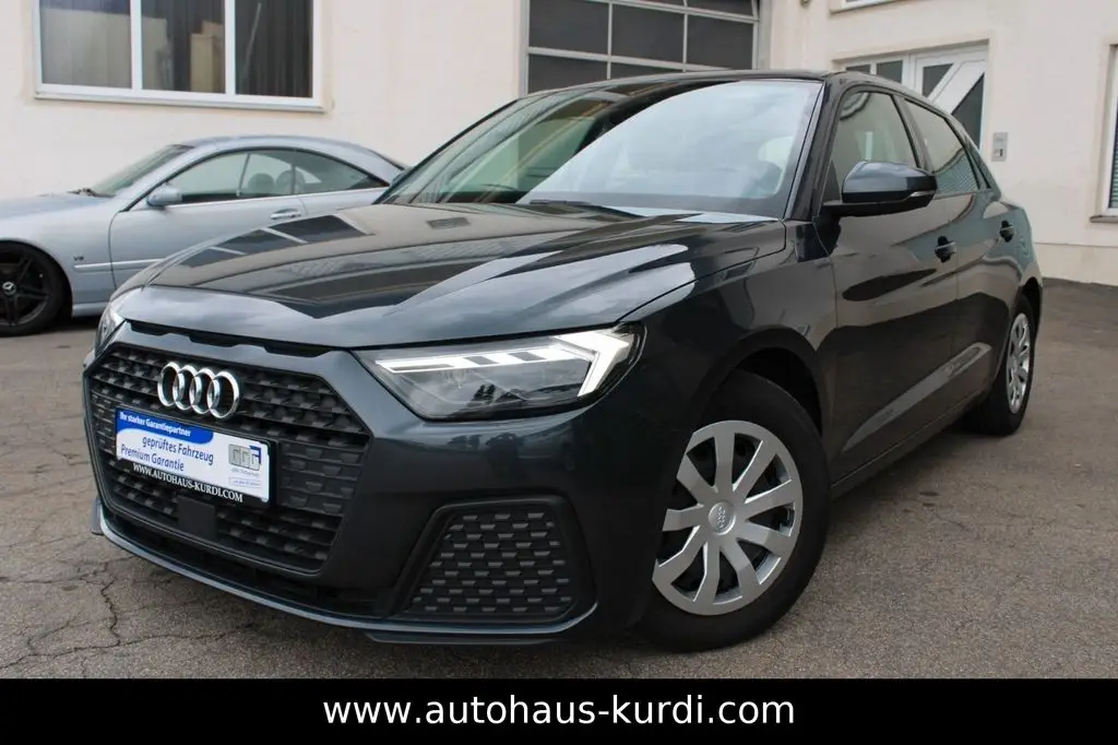 Photo 1 : Audi A1 2021 Essence