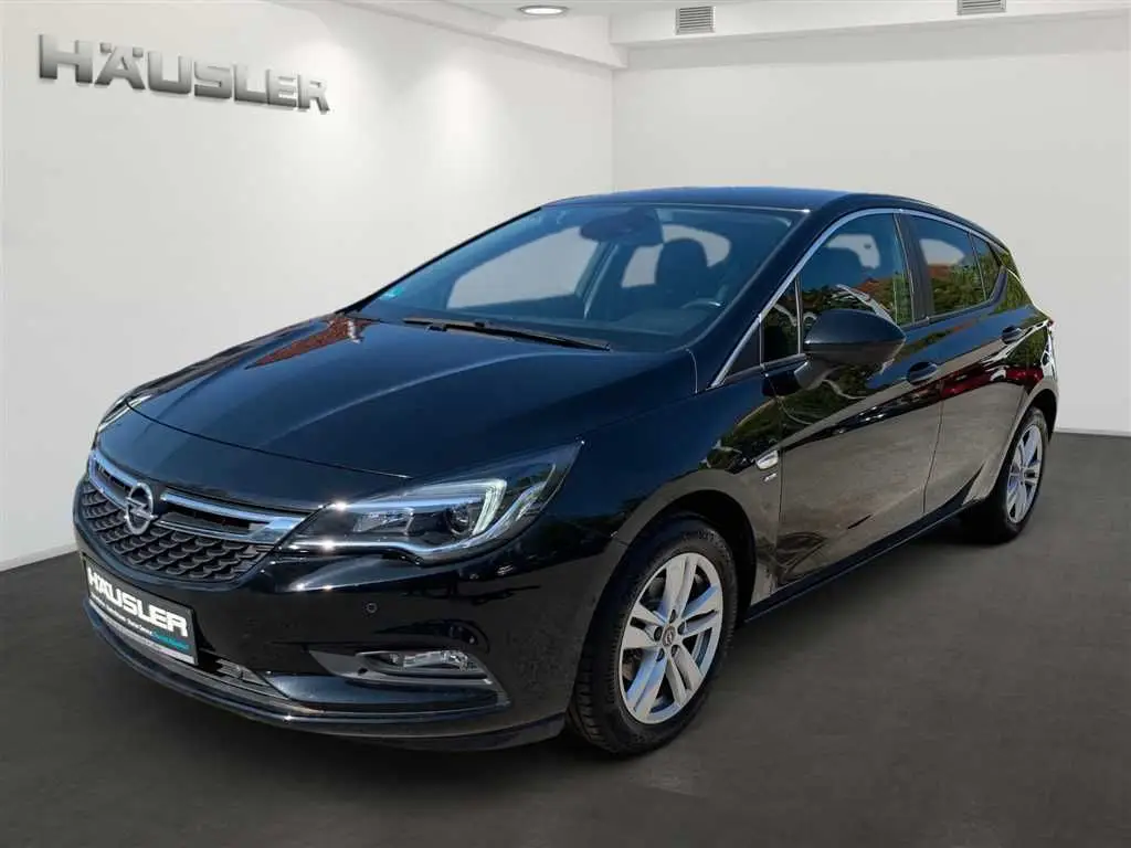 Photo 1 : Opel Astra 2018 Essence